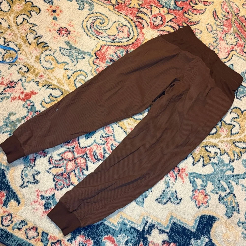 Lululemon Dance Studio Mid Rise Joggers 8 Espresso - Picture 6 of 7